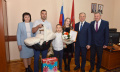 В Брянске вручили 75-тысячный сертификат на материнский капитал
